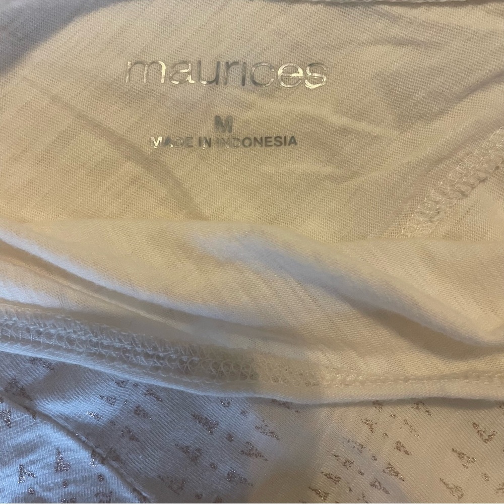 Maurices Cream and Rose Gold Short Sleeve V-Neck Fitted Top Size Medium - Picture 10 of 15